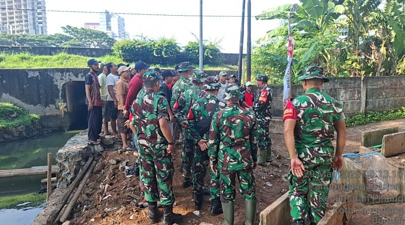 Manunggal TNI dan Rakyat Warga Panunggangan Barat dan Timur Gelar Gotong Royong : Sampaikan Terima Kasih kepada Presiden melalui TNI